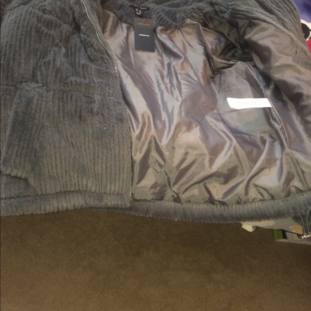 New with tag ribbed faux fur buffer - Picture 14 of 16